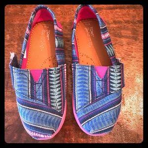Girls Toms Size 11-EUC